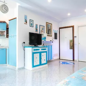 Elegante Bilocale Vicino Alassio